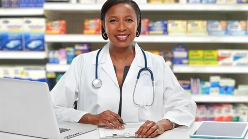 how much do pharmacist earn in south africa